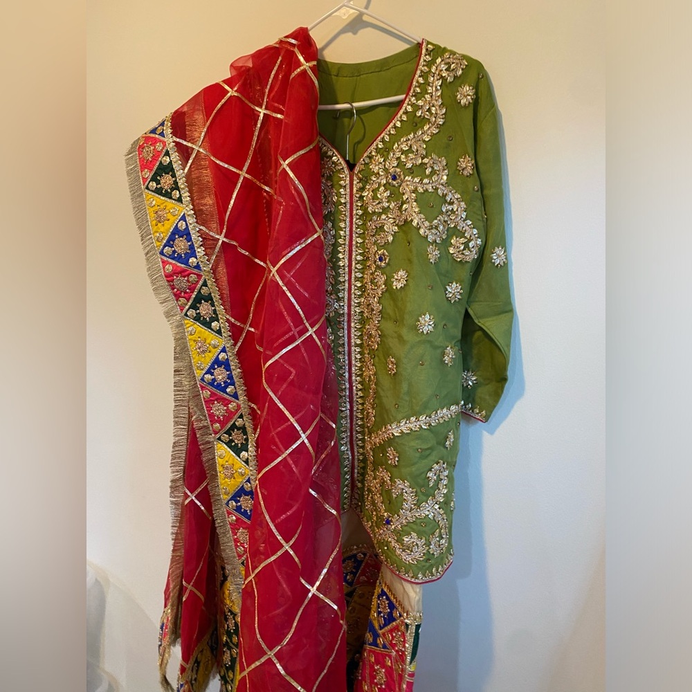 Mehendi Lengha Outfit - Picture 4 of 10